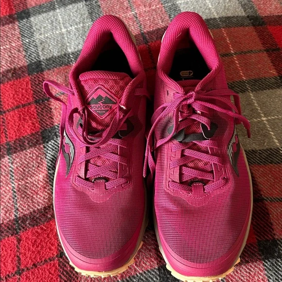 Saucony Peregrine Women's Trail Running Shoes in Pink - Picture 2 of 5